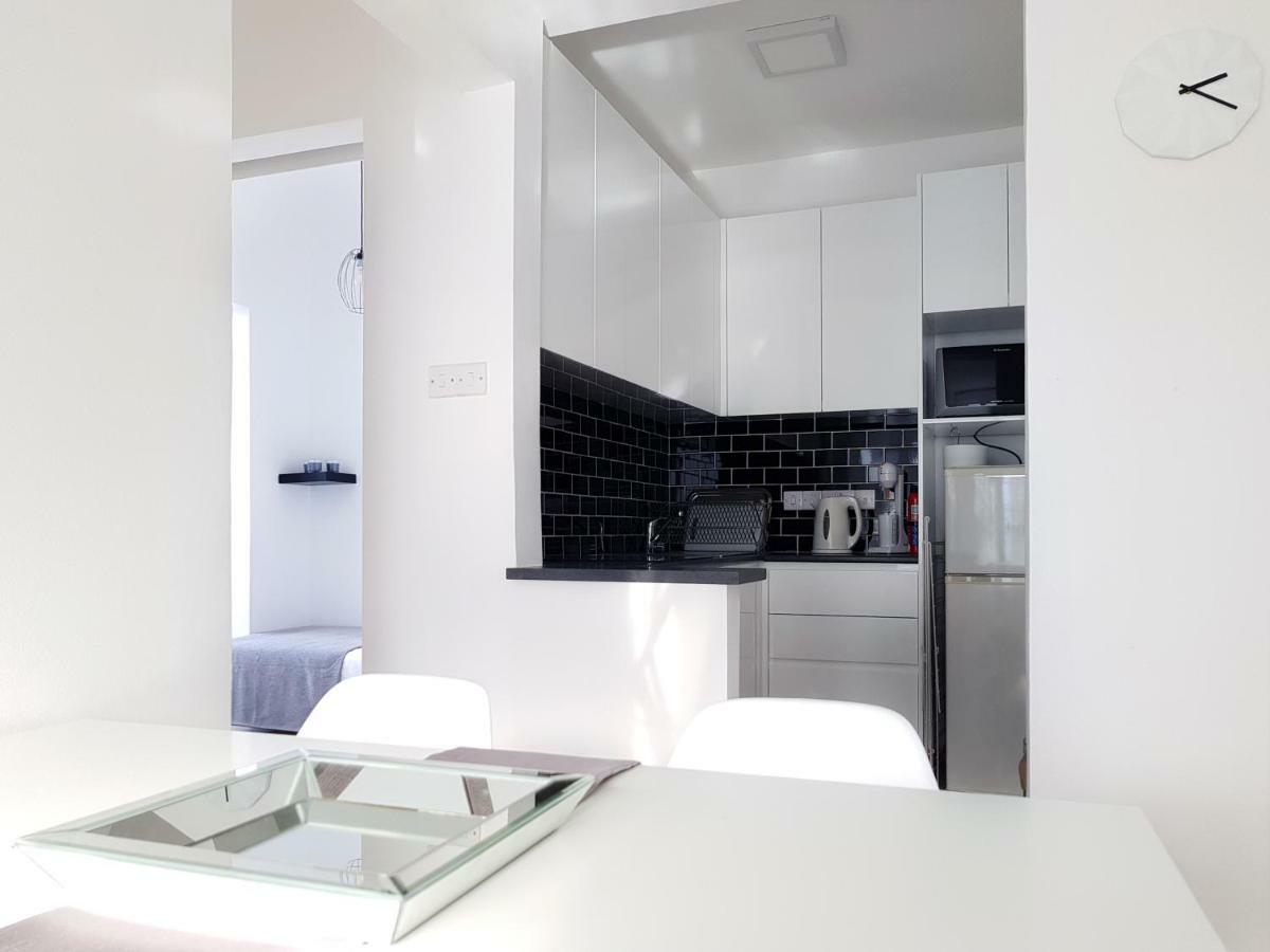 City Pearl - Modern 2 Bed Sea View Apt In City Centre ลิมาซอล ภายนอก รูปภาพ