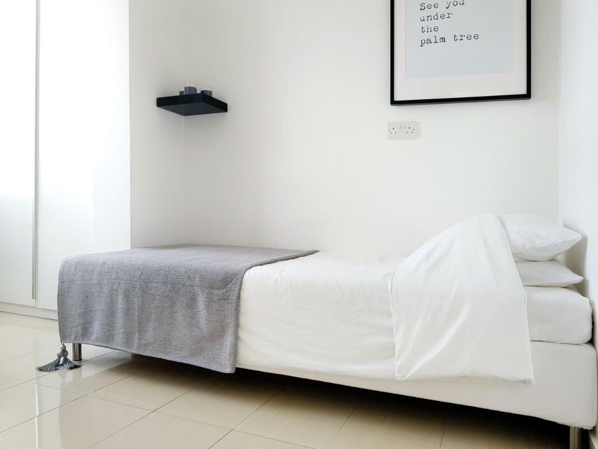 City Pearl - Modern 2 Bed Sea View Apt In City Centre ลิมาซอล ภายนอก รูปภาพ